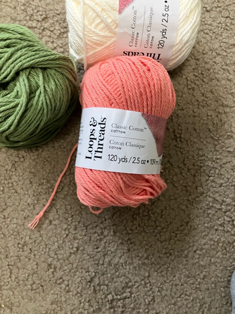 Loops & Threads cotton yarn bundle - Picture 2 of 3